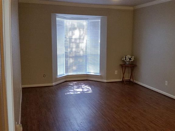 5th image of 2255 Braeswood Park Dr APT 233