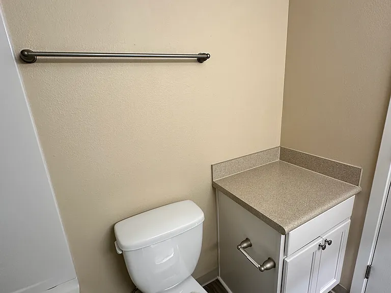 Evanbrook Apartments — Photo 32