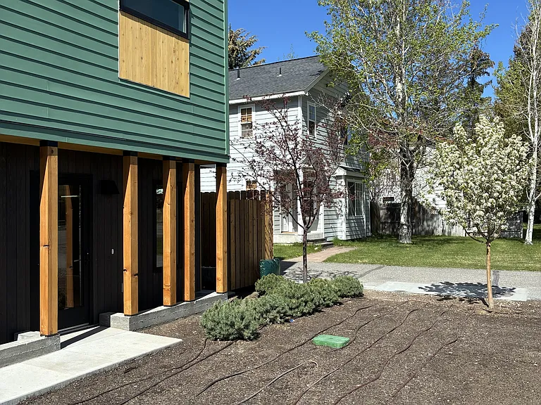 637 S River St #2 — Photo 7