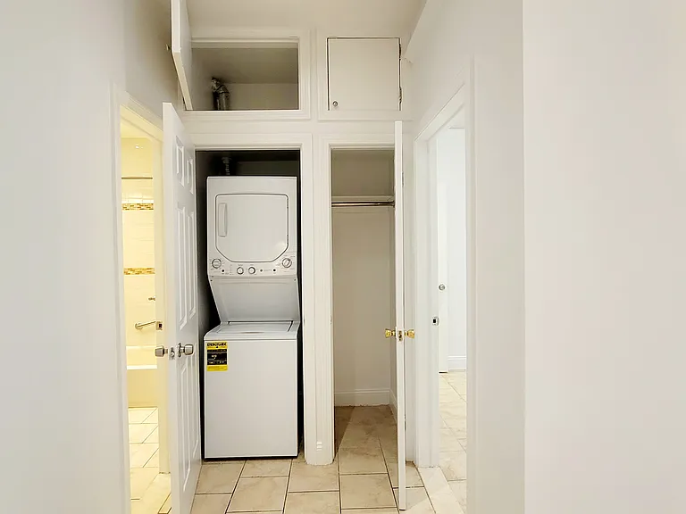 455 W 50th St #300 — Photo 8