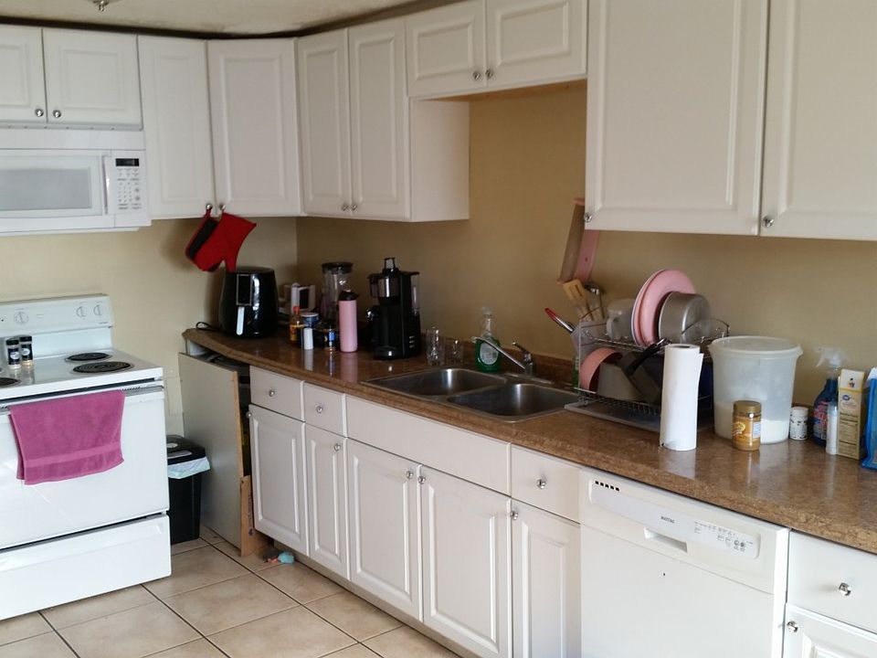 2nd image of 1100 Cedar St