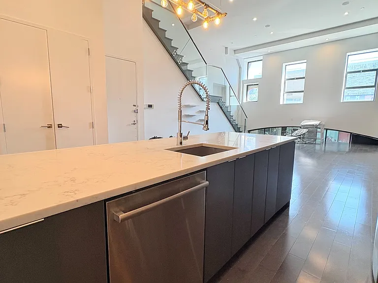 106 N 6th St #2F — Photo 19