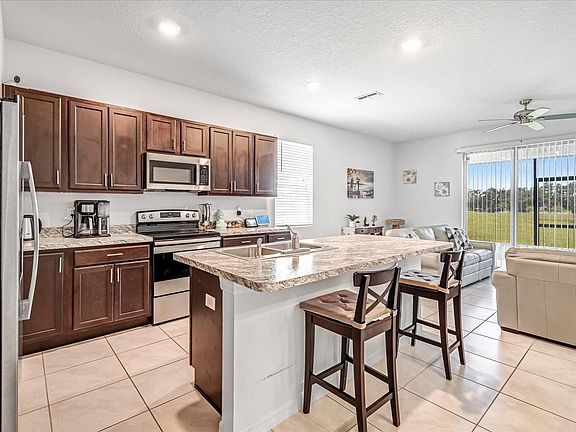 2nd image of 141 Feltrim Reserve Blvd