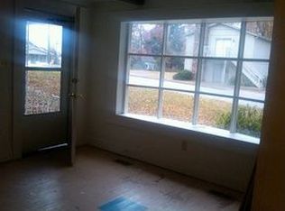 989 8th Ave NW, Hickory, NC 28601