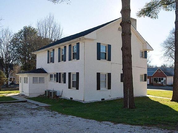 3rd image of 4010 Martin Mill Pike APT B