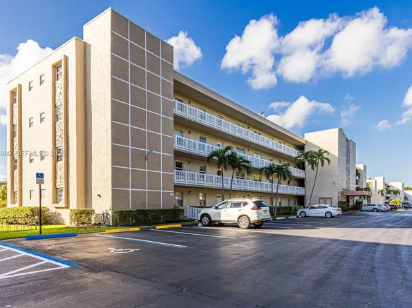 414 SE 10th St APT 102, Dania Beach, FL 33004
