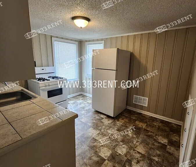2911 W 43rd Ave #A — Photo 3