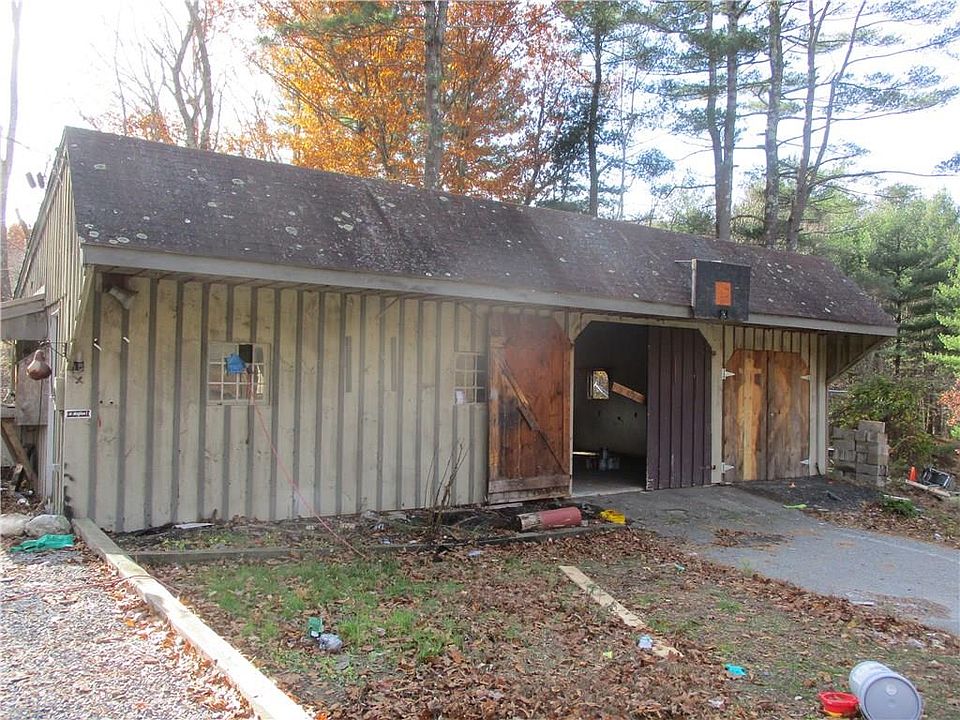 2nd image of 200 Cherry Farm Rd