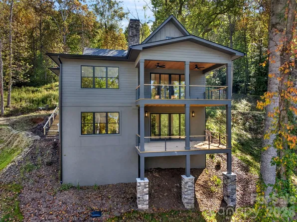 51 Bear Tree Cv, Canton, NC 28716