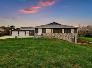 1402 Somers Rd, Lyons, MI 48851