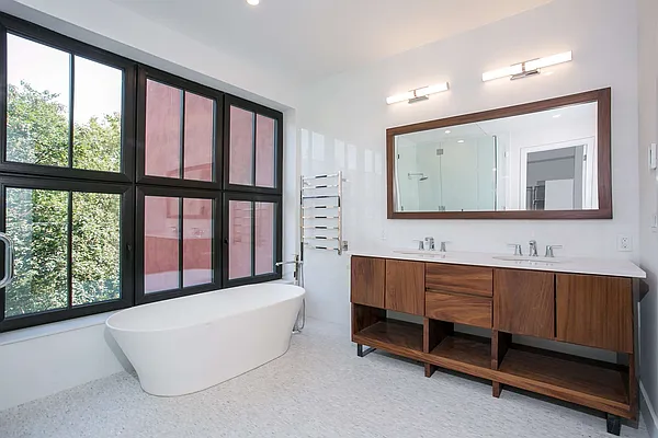 Rented by Bold New York | media 13