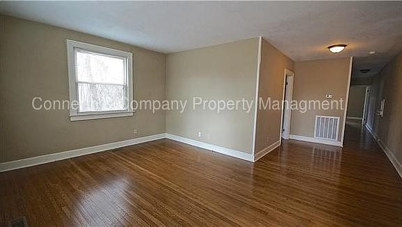 2nd image of 334 Willow Hts