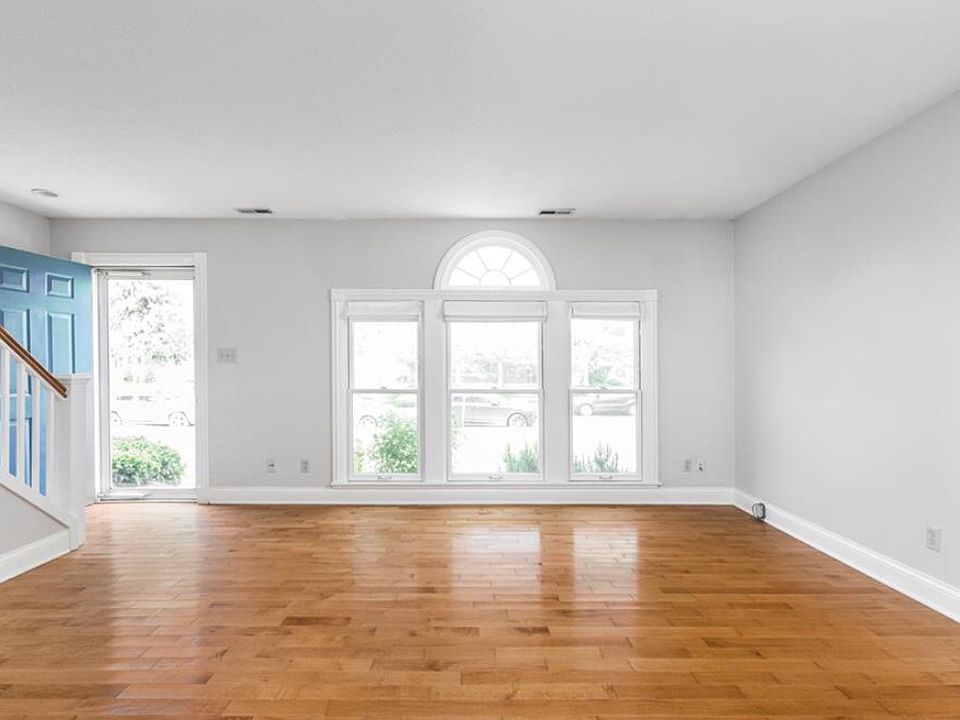1st image of 1538 N Park Ave