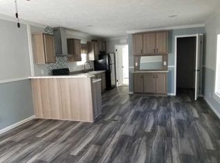 290 Malibu Dr, Fayetteville, GA 30214