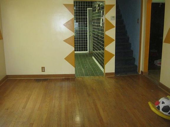 2nd image of 8106 S Winchester Ave
