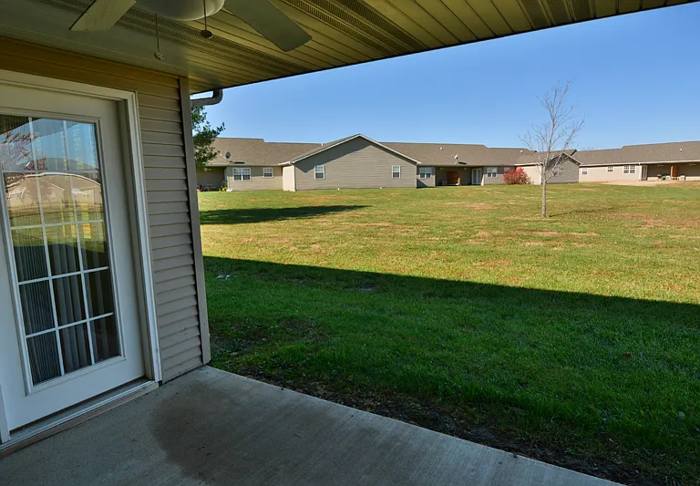 05 Back Yard_1_10172016