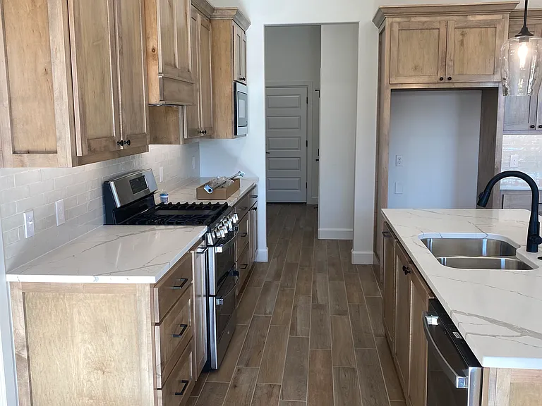 2836 Kingswood Dr — Photo 14