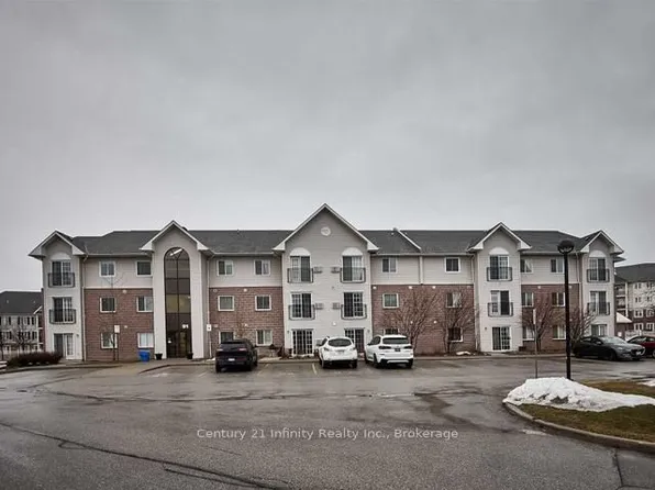91 Aspen Springs Dr #103, Clarington, ON L1C 5J9