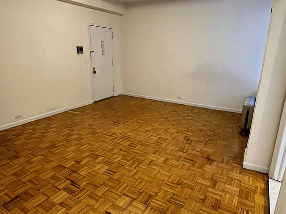 4th image of 350 W 55th St APT Gr8