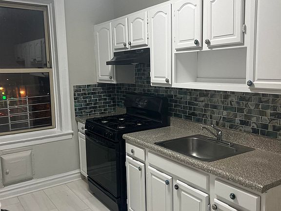 2nd image of 149 Bentley Ave APT E4