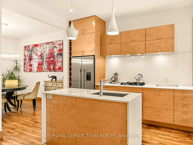 66 Ivy Cres — Photo 10