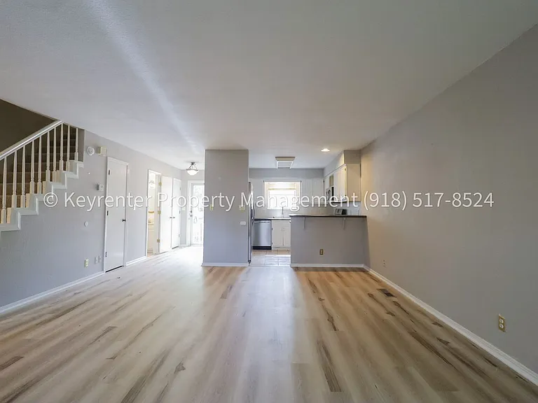 6246 S Yorktown Pl — Photo 8