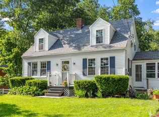 19 Winnicutt Rd, Stratham, NH 03885