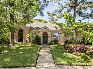 3200 Oak Tree Ln, Grapevine, TX 76051