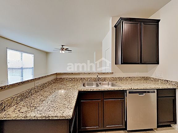 3rd image of 7838 Creekshore Cv