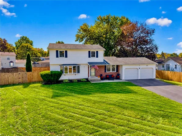 1039 Weiland Rd, Rochester, NY 14626