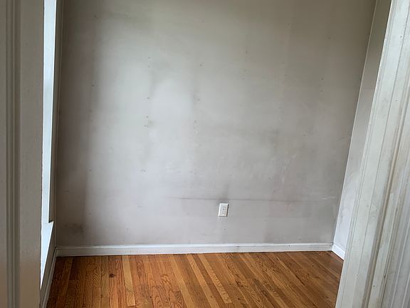 3rd image of 3278 6th Ave #5