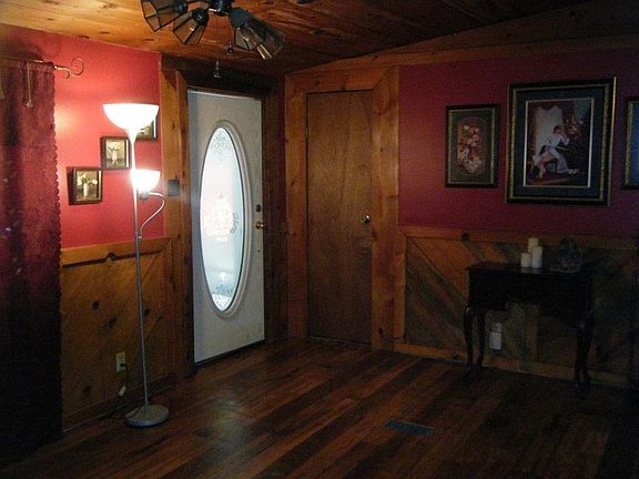 3rd image of 242 Groundhog Ln