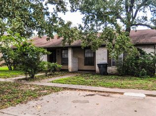 1218 Airline Dr #A, College Station, TX 77845