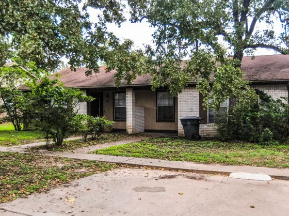 1218 Airline Dr, College Station, TX