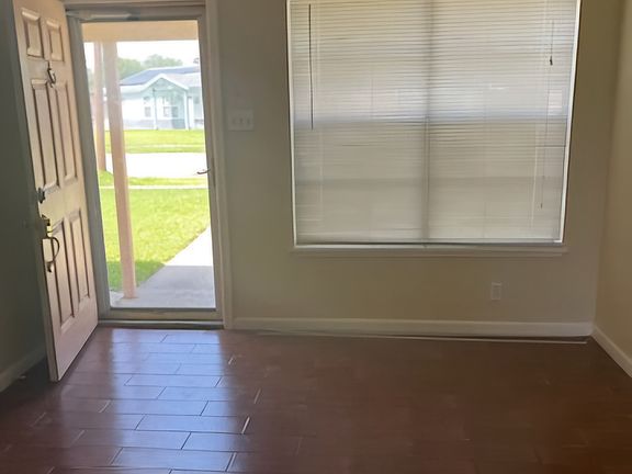 4th image of 1941 Darcey Dr
