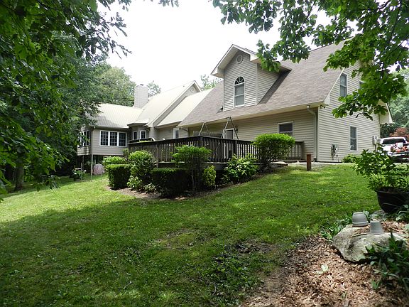 4th image of 3010 Deerwood Ln