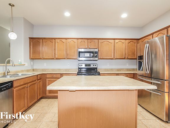 4th image of 16961 W Manchester Dr