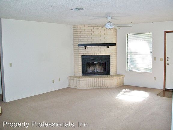 4th image of 163 Woods End