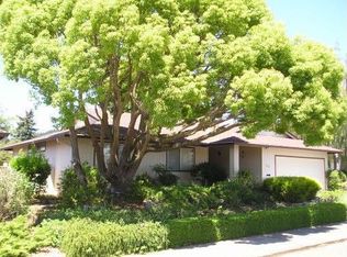 232 Oak Shadow Dr, Santa Rosa, CA 95409