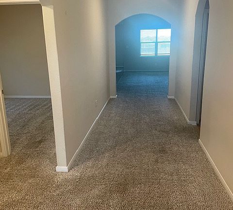 3rd image of 205 Lake Rdg