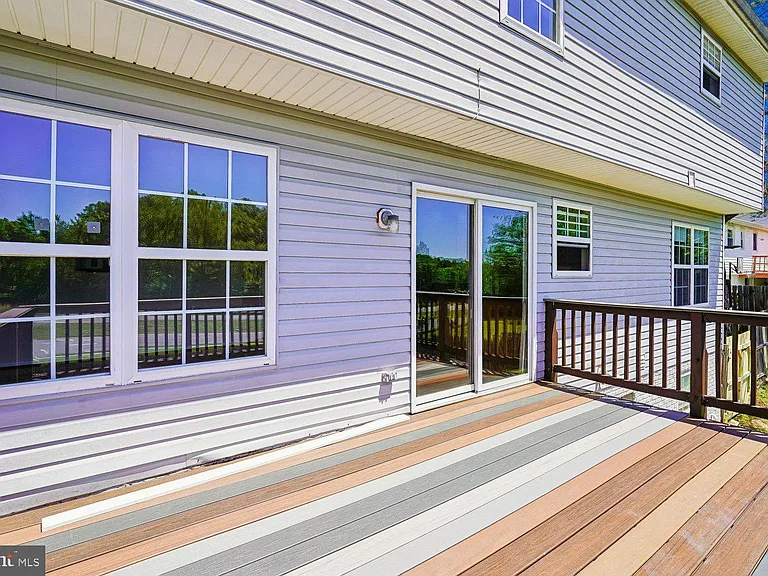 14677 Cloverdale Rd — Photo 10