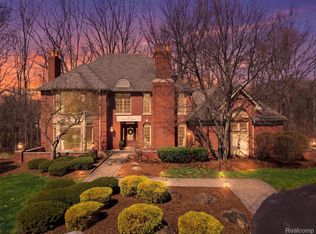 366 Sycamore Ct, Bloomfield Hills, MI 48302