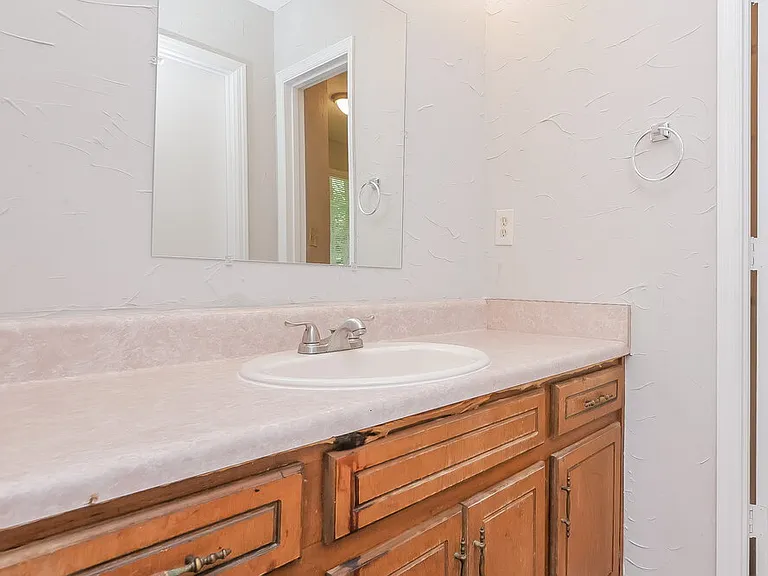 202 Northbridge Dr — Photo 23