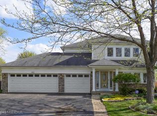 302 Pathway Dr, Lake Villa, IL