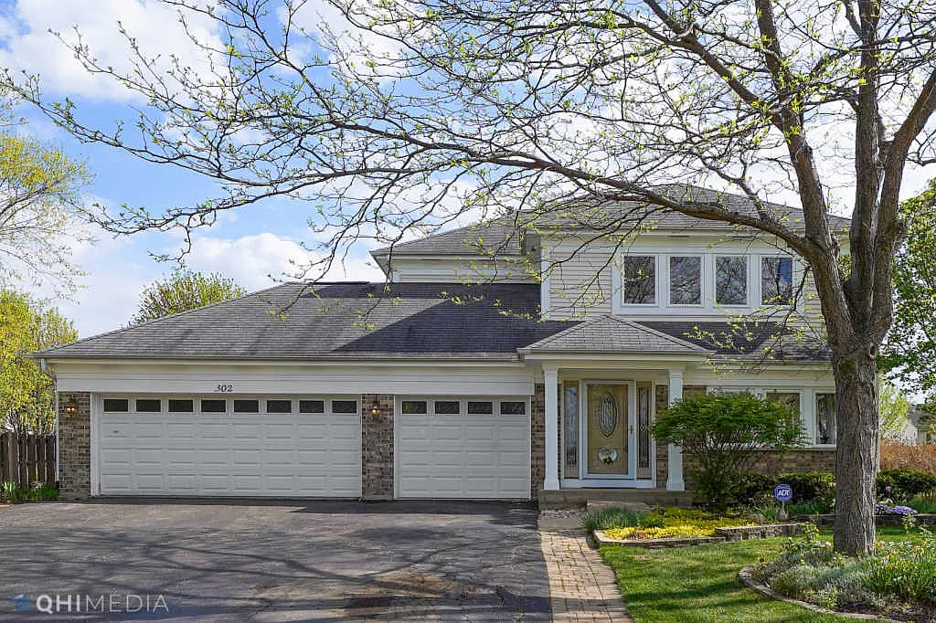 302 Pathway Dr photo 1