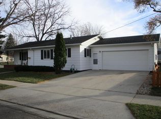 1702 S Main St, Aberdeen, SD 57401
