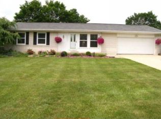 24867 Creekside Dr, Farmington Hills, MI 48336