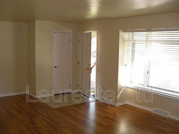 3rd image of 3344 S Elmira Ct