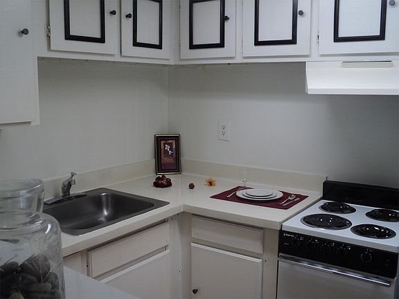 2nd image of 2539 N Alafaya Trl APT 76