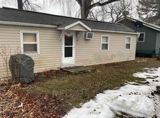 237 S 1st St, Harpers Ferry, IA 52146